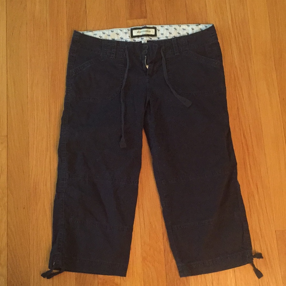 Abercrombie Navy Blue Junior Capri pants. Size 16